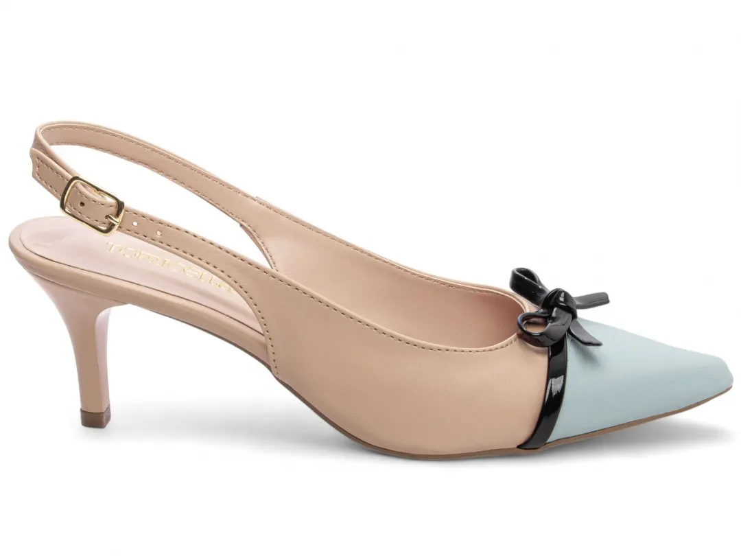 3104b9309061b11bd82bcbd121ff94f5.jpg Scarpin Slingback Bicolor Salto Fino 6 cm – bico azul, vista lateral