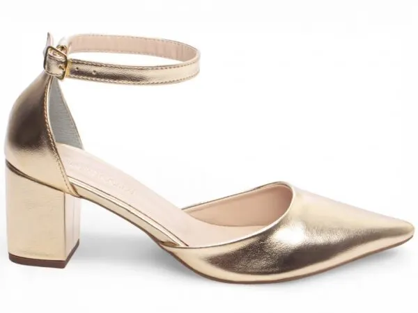 Scarpin Salto Grosso 6,5 cm Tira no Tornozelo – cor Dourado, vista lateral