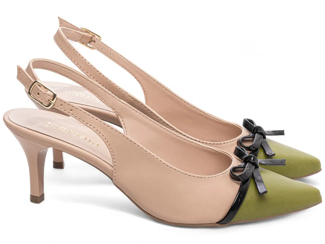 841f7bd8a84edbfd6131e14713cffe9d Scarpin Slingback Bicolor Bege e Verde – par em perspectiva (outro ângulo)