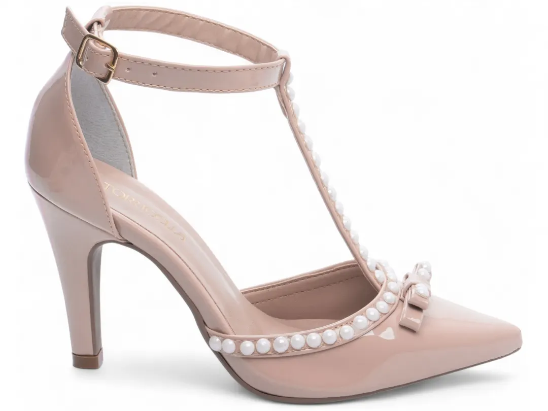 e0a39afd68db044e8d658b21dede9df4.jpg Scarpin Tira em T com Pérolas Salto Fino – cor Rose, vista lateral
